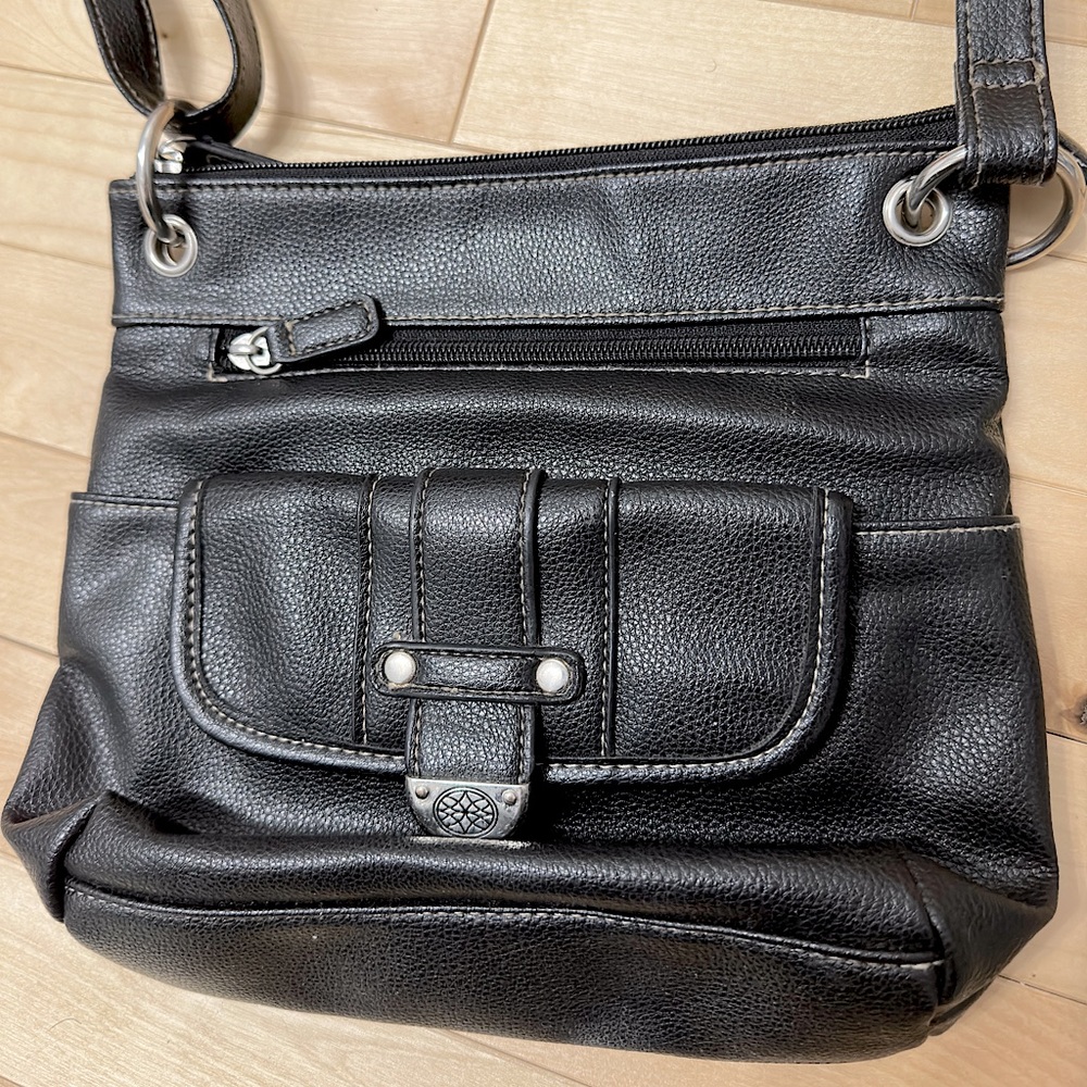 Vintage faux leather purse in amazing condition